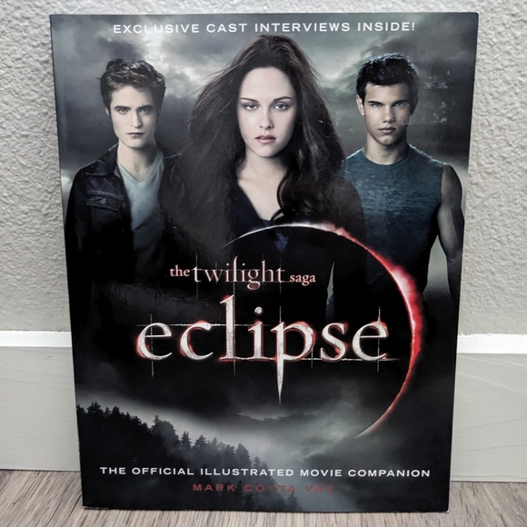 Twilight Other - Price⬇️The Twilight Saga: Eclipse Illustrated Movie Companion